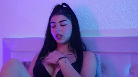  Sophie  online show from 12-19-25, 06:59