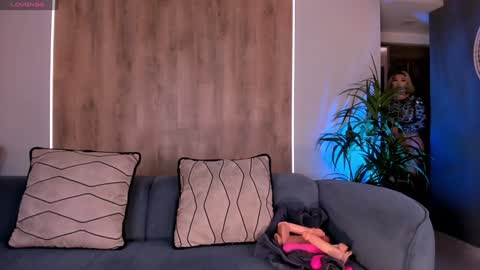 Sophie  Palmer online show from 01-31-25, 01:12