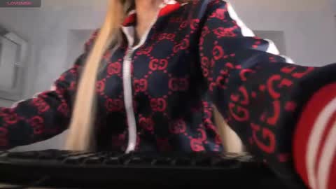 Sophie  Palmer online show from 02-18-25, 01:55