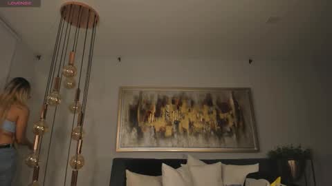 Sophie  Palmer online show from 10-18-25, 11:11