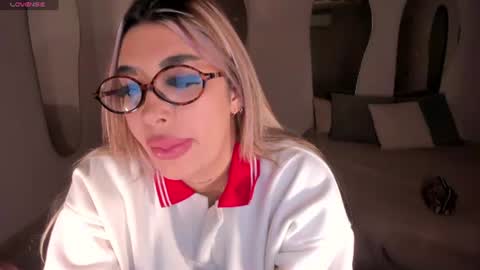 Sophie  Palmer online show from 06-18-26, 12:20