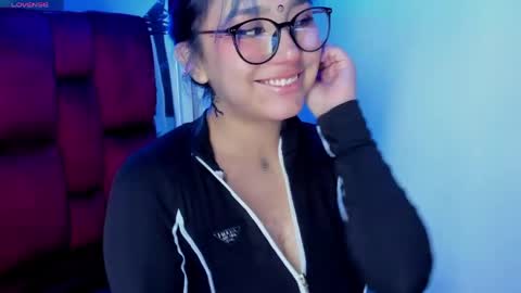   Sophie  online show from 04-21-26, 08:01