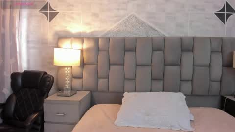 Snapshot of sophiewatson_ chatting on 05-21-26, 02:46 sophiewatson_ online show from 05-21-26, 02:46