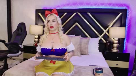 SophieWinslow online show from 11-01-25, 01:57