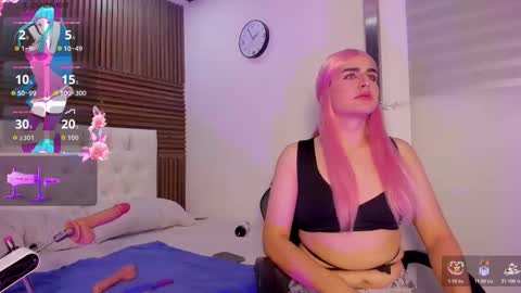 Snapshot of sophiewolf_ chatting on 03-19-26, 07:56 Sophie online show from 03-19-26, 07:56