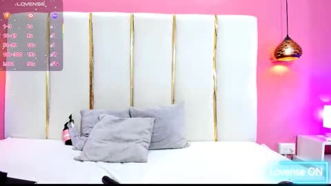 SOPHIE online show from 11-23-25, 01:38