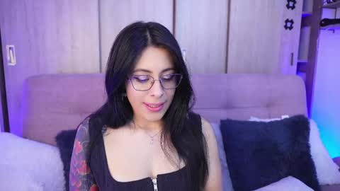Sophiie online show from 05-06-26, 04:19