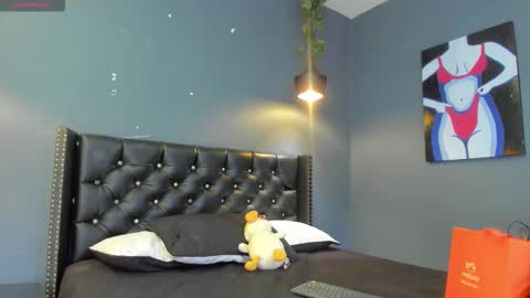 Sophie Taylor online show from 11-19-25, 11:32