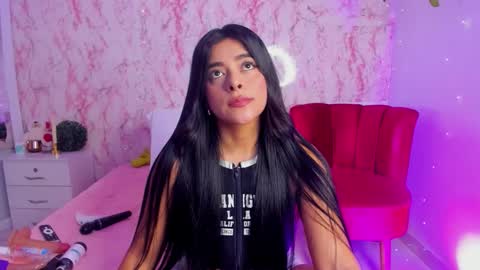 Snapshot of sophiiewilson chatting on 02-03-26, 02:21 Sophie Wilson online show from 02-03-26, 02:21