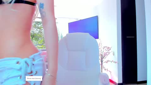 YULITZA online show from 01-30-25, 01:21