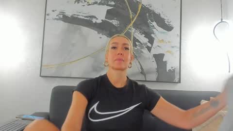 Sophi online show from 03-27-26, 10:59