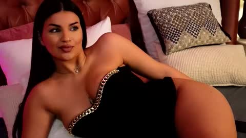 Snapshot of sophyssecret chatting on 03-11-26, 02:06 SophysSecret online show from 03-11-26, 02:06