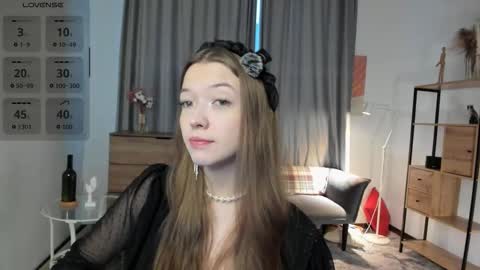 Snapshot of sophystarks chatting on 12-18-25, 07:25 Emilia You can call me Emmy online show from 12-18-25, 07:25