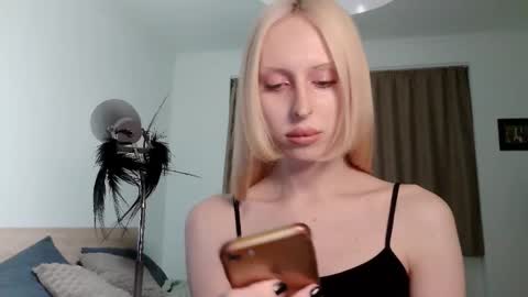 sora999999999 online show from 03-16-26, 06:12