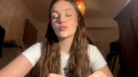 Anna online show from 06-07-26, 07:28