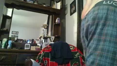 Snapshot of soro00421 chatting on 08-04-26, 08:33 soro00421 online show from 08-04-26, 08:33