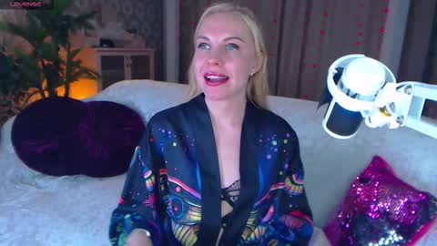 Lisa online show from 11-26-25, 07:09