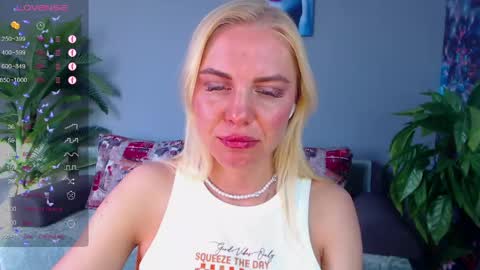 Snapshot of soul_liza chatting on 06-05-26, 01:23 Lisa online show from 06-05-26, 01:23