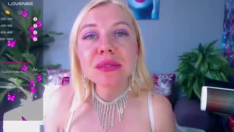 Lisa online show from 07-15-26, 01:55