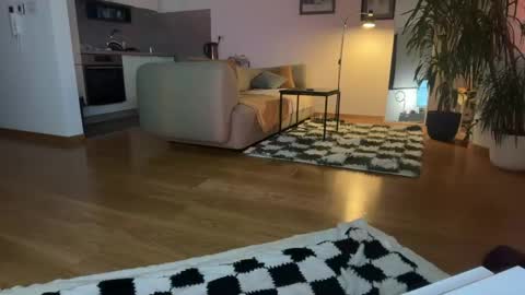 Kira online show from 06-05-26, 10:59