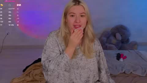 Snapshot of soulmeinme chatting on 02-21-25, 10:37 soulmeinme online show from 02-21-25, 10:37