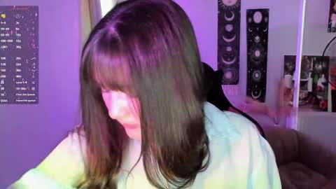 Snapshot of sour_cherry_ chatting on 05-31-26, 12:12 Jennie online show from 05-31-26, 12:12