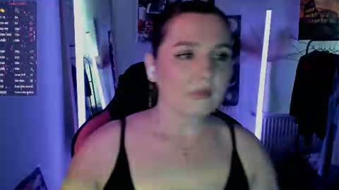 Snapshot of sour_cherry_ chatting on 07-20-26, 11:56 Jennie online show from 07-20-26, 11:56