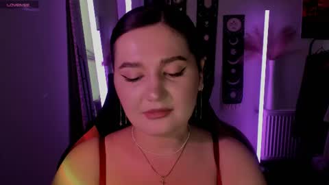 Snapshot of sour_cherry_ chatting on 07-24-26, 12:03 Jennie online show from 07-24-26, 12:03