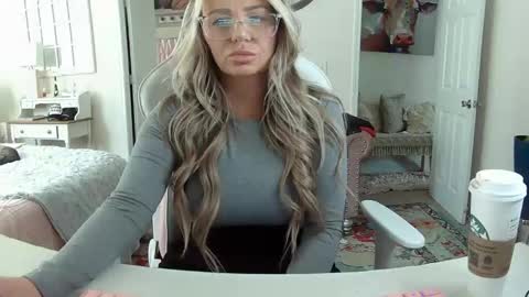 Snapshot of southernbarbii chatting on 02-10-25, 03:32 Your Barbii online show from 02-10-25, 03:32