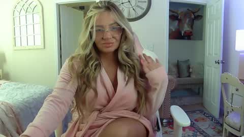 Snapshot of southernbarbii chatting on 02-23-25, 07:07 Your Barbii online show from 02-23-25, 07:07