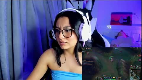 Lili online show from 12-28-24, 11:37