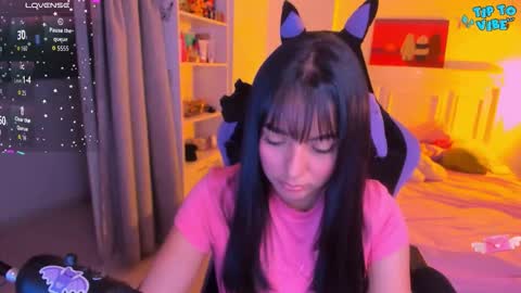 Lili online show from 11-27-25, 01:07