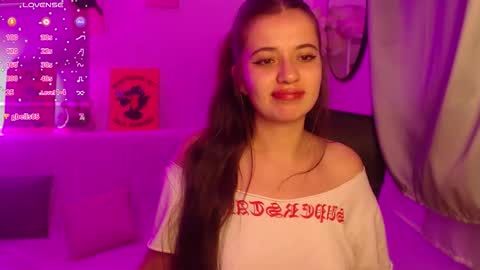 Snapshot of soy_abbyy chatting on 09-21-25, 12:12 Abby online show from 09-21-25, 12:12