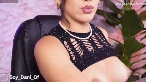 Daniela online show from 11-26-25, 03:51