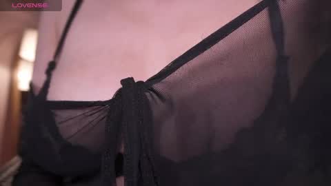 Snapshot of soy_iris chatting on 05-12-26, 12:02 Irisita online show from 05-12-26, 12:02