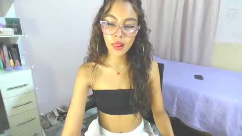 Snapshot of soy_miauhg chatting on 06-10-26, 03:50 Miauhg online show from 06-10-26, 03:50