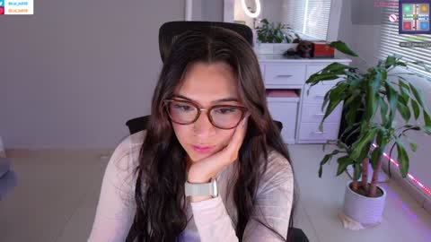 Luisa    online show from 01-25-25, 10:39