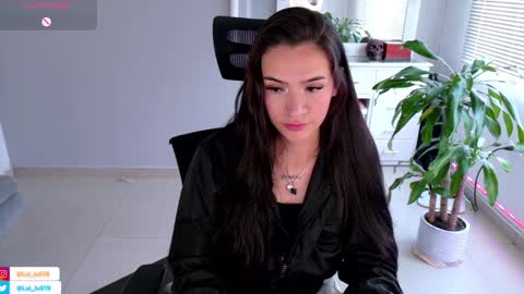 Luisa    online show from 02-02-25, 09:02