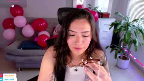 Luisa    online show from 02-16-25, 10:21