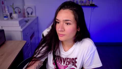 Luisa    online show from 10-07-25, 12:41