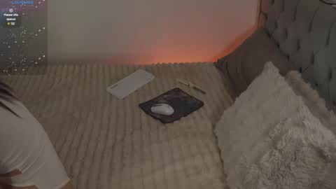 Snapshot of soydenise chatting on 02-10-26, 03:27 Denise online show from 02-10-26, 03:27