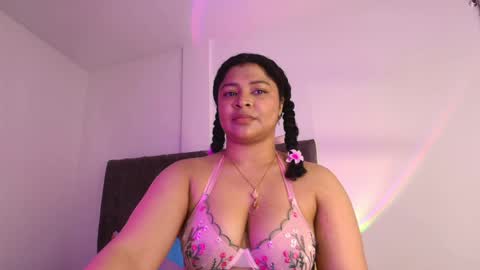 Snapshot of soynerea chatting on 05-11-26, 01:55 online show from 05-11-26, 01:55