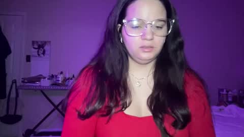 Soyoceanne online show from 12-22-25, 06:16