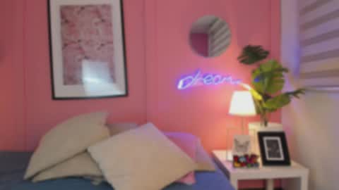Snapshot of soysaraa_ chatting on 05-13-26, 04:54 Aleja online show from 05-13-26, 04:54