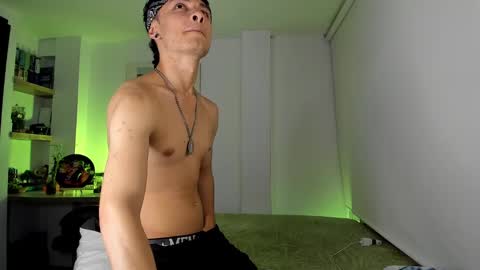 Snapshot of soytae chatting on 12-17-24, 11:49 soytae online show from 12-17-24, 11:49