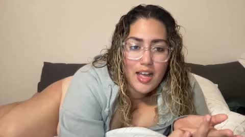 Snapshot of spacebunsxxx chatting on 12-29-24, 12:41 spacebunsxxx online show from 12-29-24, 12:41