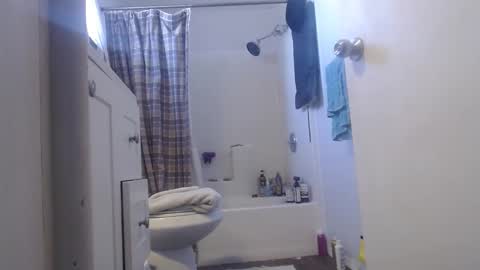 Snapshot of spacecowman chatting on 01-12-26, 05:18 cosmic online show from 01-12-26, 05:18