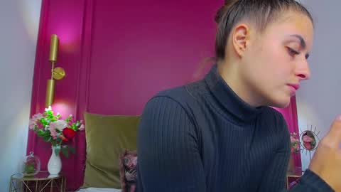 Snapshot of spacelady_ chatting on 10-16-25, 03:13 Julia online show from 10-16-25, 03:13