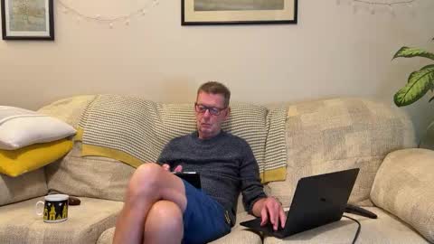 Snapshot of spaceman_fun chatting on 10-26-25, 07:42 spaceman_fun online show from 10-26-25, 07:42