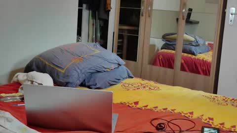 xoan online show from 10-16-25, 05:25